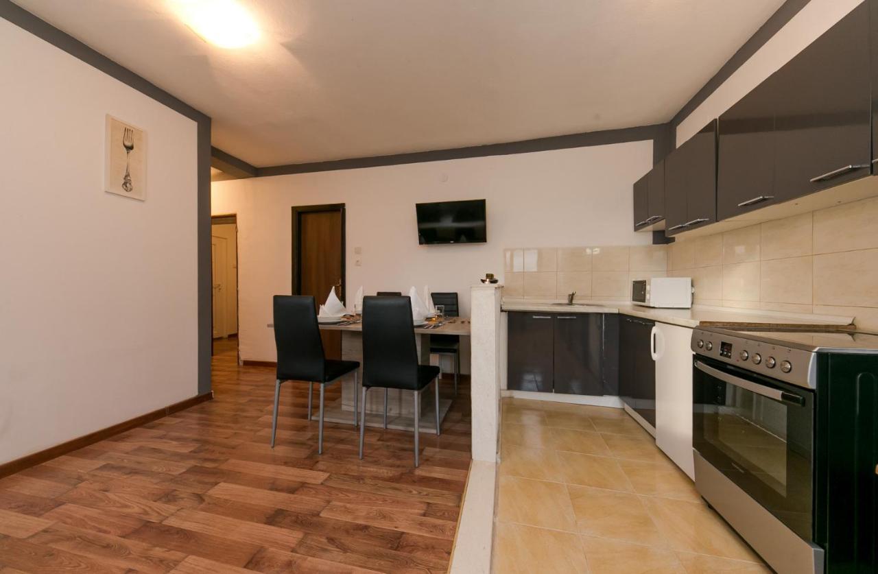Apartments Vukman Трогир Экстерьер фото