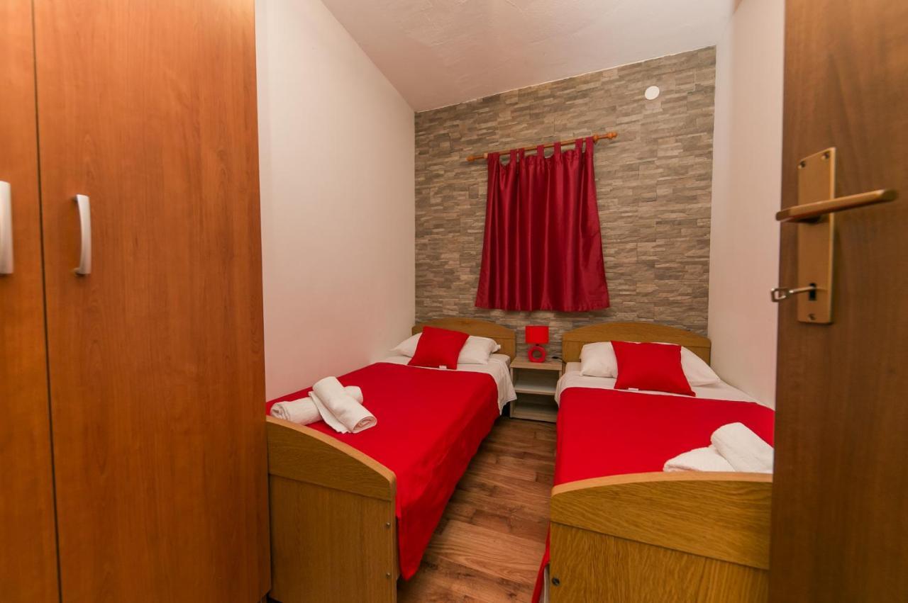 Apartments Vukman Трогир Экстерьер фото